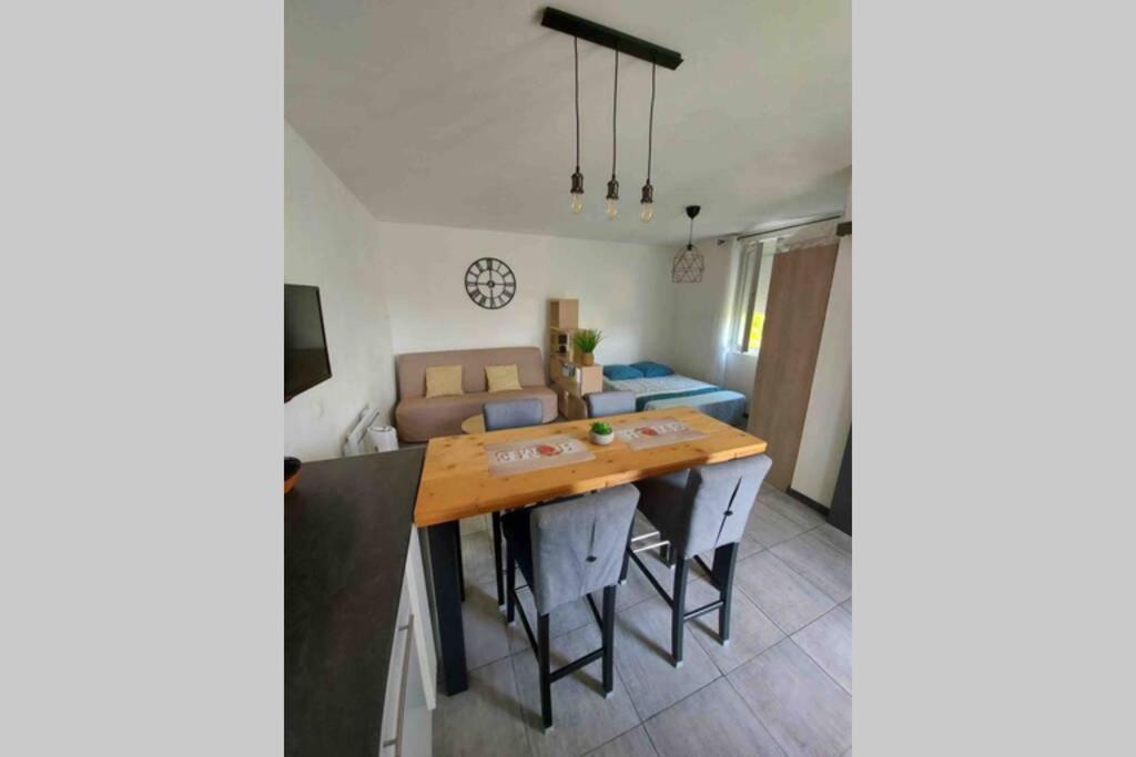 Location Studio Entre Garrigue Et Mer Vinassan Екстер'єр фото
