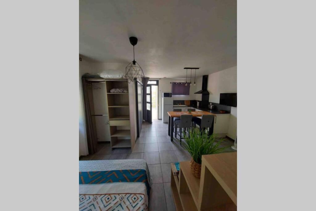 Location Studio Entre Garrigue Et Mer Vinassan Екстер'єр фото